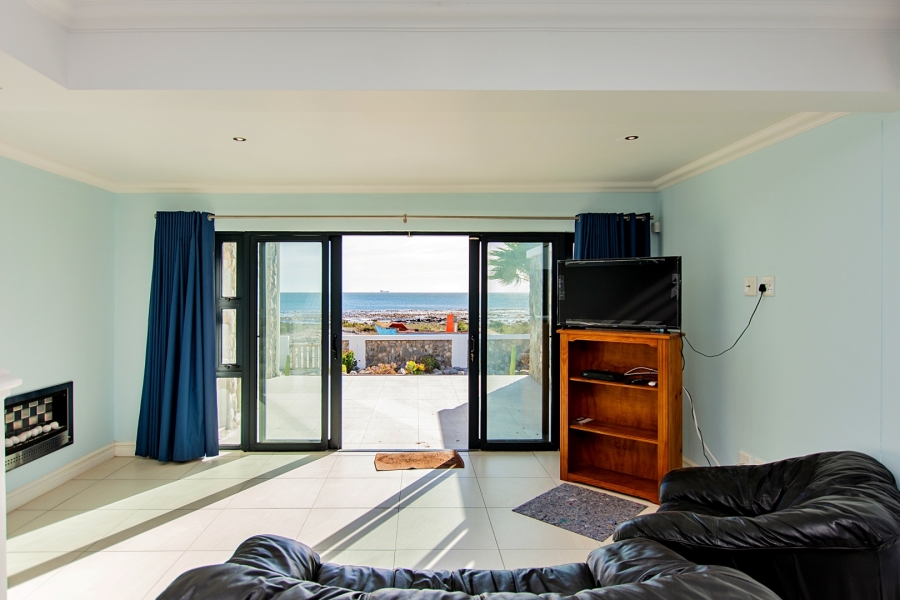 3 Bedroom Property for Sale in Sandy Point Western Cape